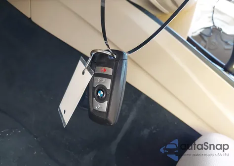 2018 BMW 320I xDrive z USA, uszkodzony, nr VIN WBA8E5G50JNV02432